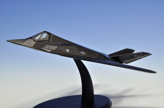 UCC_日米共演！ 最速の翼コレクション F-117_002