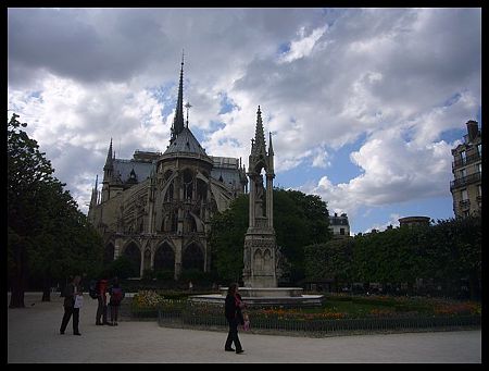 P2430182