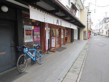 間瀬本店 いちご大福食べれず