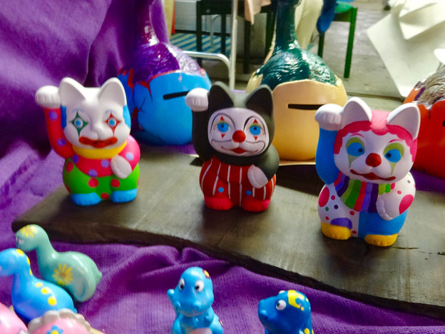 せともの祭 2017 No - 19：ピエロ風の招き猫