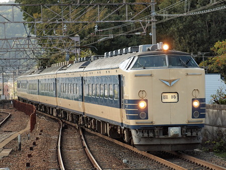 583系団臨 東海道本線山科駅