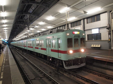 西鉄5000形特急 天神大牟田線薬院駅