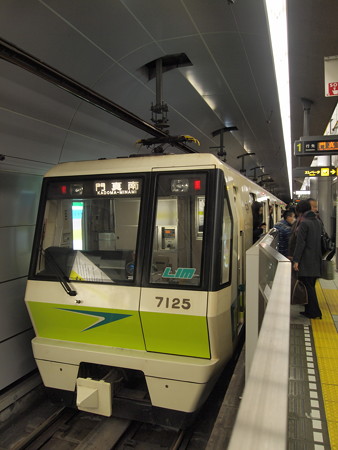 大阪市営地下鉄70系 長堀鶴見緑地線谷町六丁目駅01