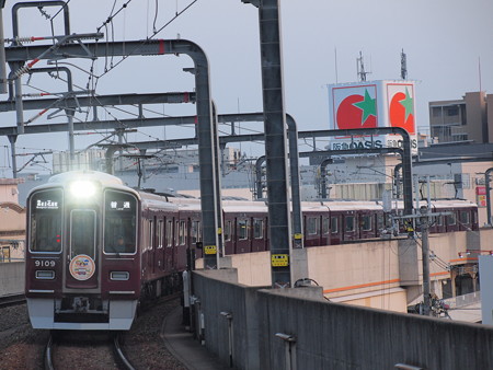 阪急9000系普通 阪急宝塚線豊中駅