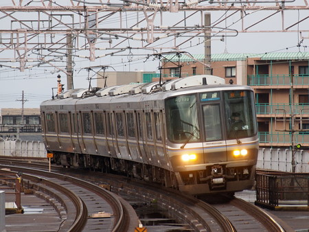 223系普通 湖西線大津京駅