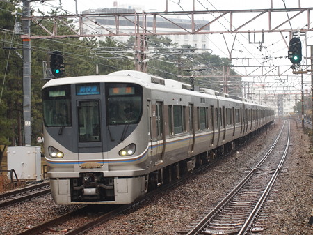 225系新快速 山陽本線舞子駅