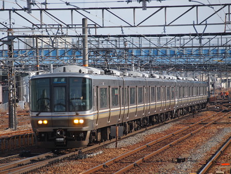 223系普通 東海道本線草津駅