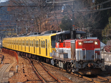 DE10 西武3000系甲種 東海道本線山科駅