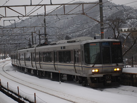 223系新快速 北陸本線新疋田駅