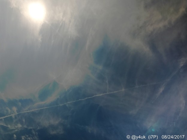 暑い太陽は栗、夏らしくない空はキャンパス ～skyline