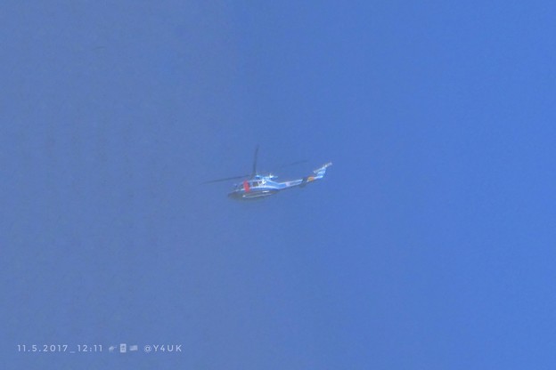 11.5お昼トランプ来日！横田基地から川越ゴルフへ米ヘリで～上空ヘリだらけ～これ県警～青空に青いヘリコプター【臨時緊急UP】
