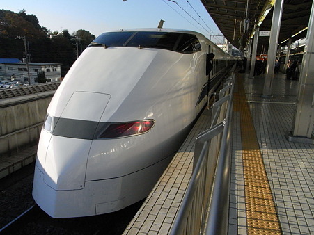300系(新横浜駅)