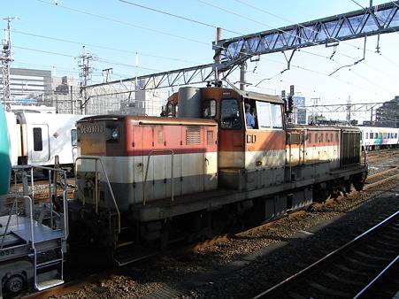 DE10-1136(八王子駅)