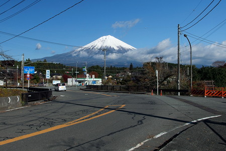 芝川に掛かる権現橋