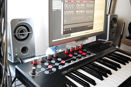 novation Nocturn Keyboard 25 斜め上