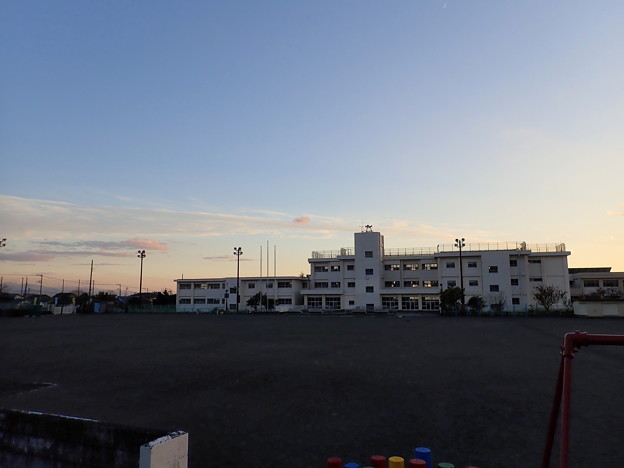 夕方の小学校