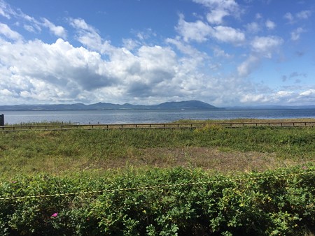 ワッカ原生花園より望むサロマ湖