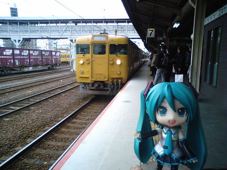 では、山陽線下りの旅を続行します。 ■岩国 13:47 → 下関 16:49 ...