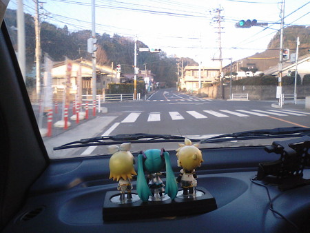 ミク:「いにしえさんの車に乗せてもらって、垂水港まで行きます」 リ...