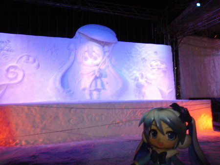 そしてもう一度、雪ミク雪像のプロジェクションマッピング!! 雪ミ...