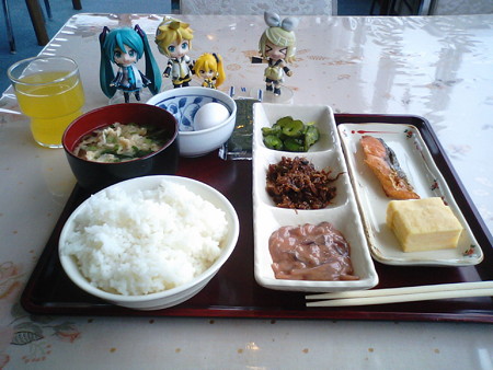 ミク:「オハヨーハヨー!! 今日はちゃんと朝ご飯ですね」