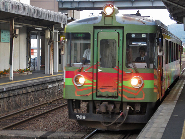 700形