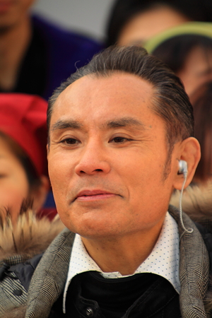 片岡鶴太郎氏　生放送中