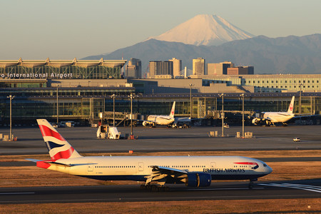 日本の山と英国の飛行機