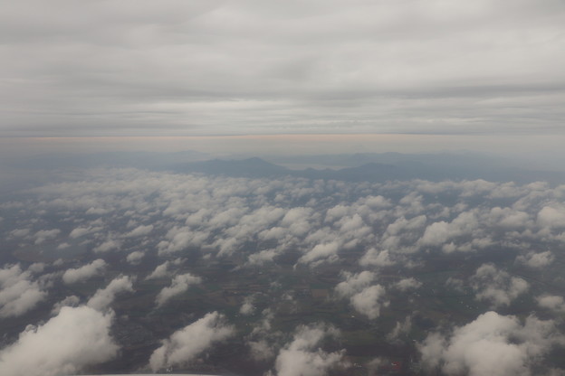 Photos: 積雲と高層雲と支笏湖と