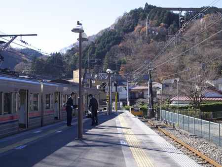 朝の高尾山口駅