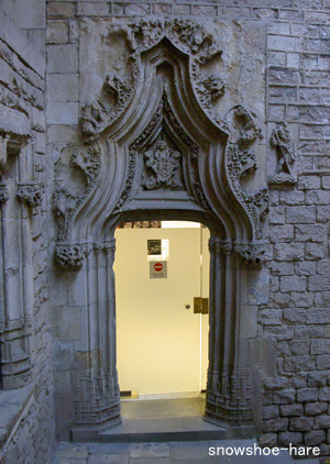 中世な扉
