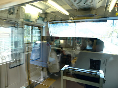E233系運転台