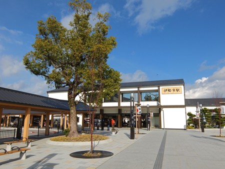 伊勢市駅