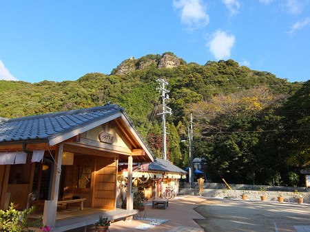 花窟神社01 威容 異様