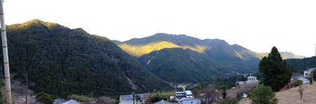 熊野那智大社から見た熊野連山