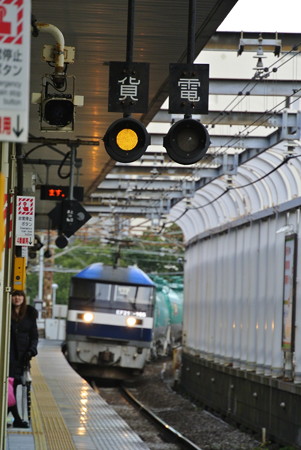 桜木町駅　5079ﾚ通過