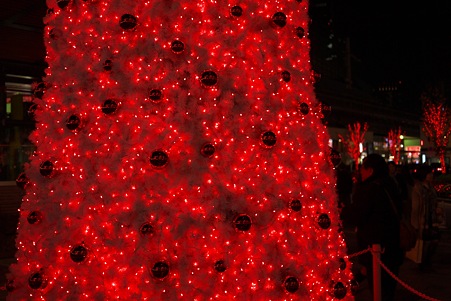 2011.11.27　有楽町　赤い電飾ツリー