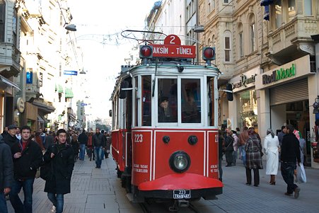 2011.01.27　トルコ　イスタンブル　イスティクラル通り-1