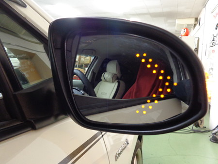 トヨタＡＱＵＡ　岐阜県　ＬＥＤ流星ウインカー内蔵ミラー