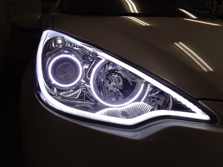 トヨタＡＱＵＡ　岐阜県　ＮＥＷアウディ風ＬＥＤ・イカリング　運転席側