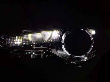 アテンザ　栃木県　ヘッドライト内ＬＥＤホワイト化　施工前