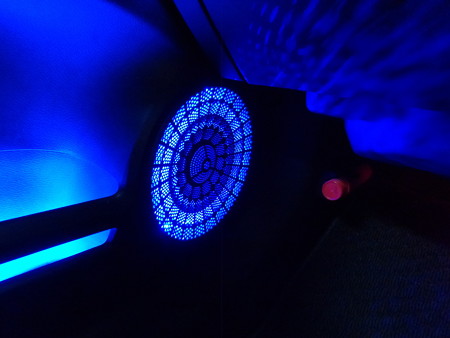 シビックタイプＲ　群馬県　スピーカーグリル内　ブルーＬＥＤ取付