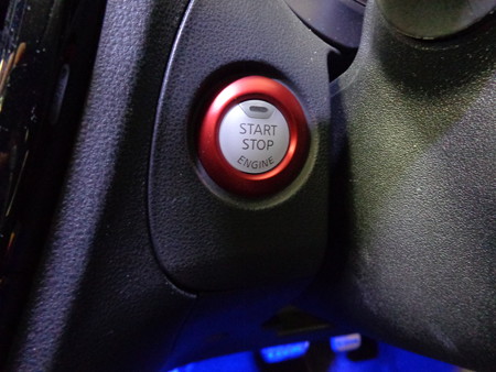 ジューク　埼玉県　日産プッシュスタートボタン変更前