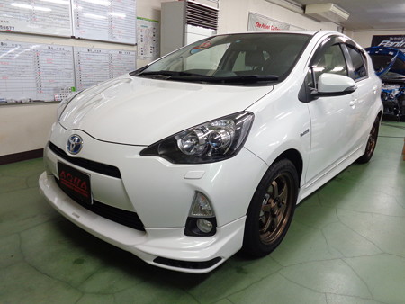 トヨタＡＱＵＡ　テールＬＥＤ製作　東京都