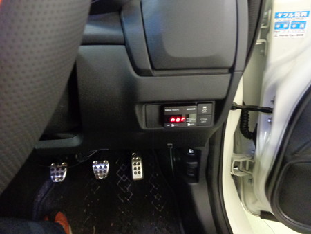 フィット　マニュアル車　ピボット３ドライブＲ取付