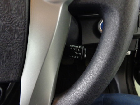 トヨタＡＱＵＡ　純正クルーズコントロール取付　スイッチ