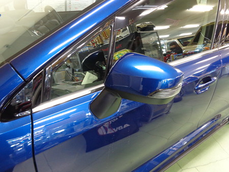 レヴォーグ　ウインドウモールカーボンシート施工前