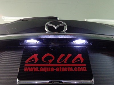 アテンザ　岐阜県　LED交換　ナンバー灯LED