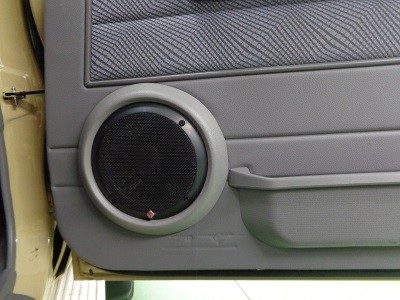 ランクル７０　ドアスピーカー取付加工後