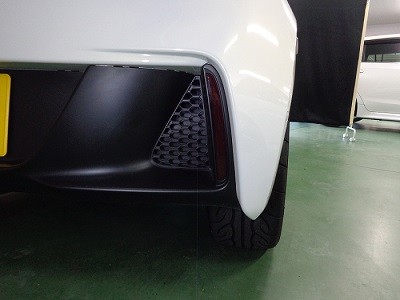 S660　リアバンパーリフレクターフィルム　ブラックスモーク貼り込み後
